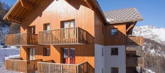 3-Room Apartment for 6 with Balcony in Scenic Puy-Saint-Vincent, Near Ski Slopes