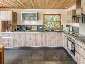 Réfrigérateur, micro-ondes, four, lave-vaisselle