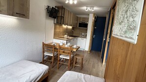 Unclassified image, 5 of 16, button - Divisible studio with balcony, near slopes, pet-friendly (Méribel)