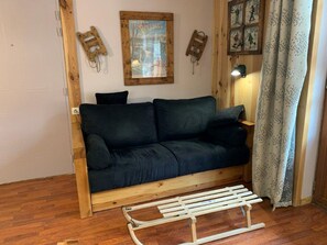 TV - Comfortable 3-room apartment for 8 with balcony (Vignec)