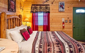1 bedroom, WiFi, bed sheets - AC-#1 Deer Cabin- Cute Micro Log Cabin at Center of Midtown Ruidoso (Ruidoso)