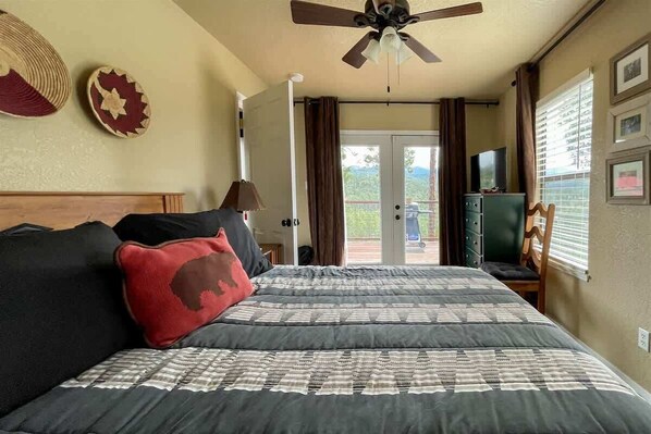 2 bedrooms, WiFi, bed sheets - Oso Vista Cabin (Ruidoso)