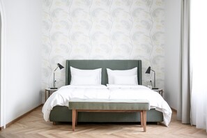 저자극성 침구, 미니바, 객실 내 금고, 각각 다른 스타일의 인테리어