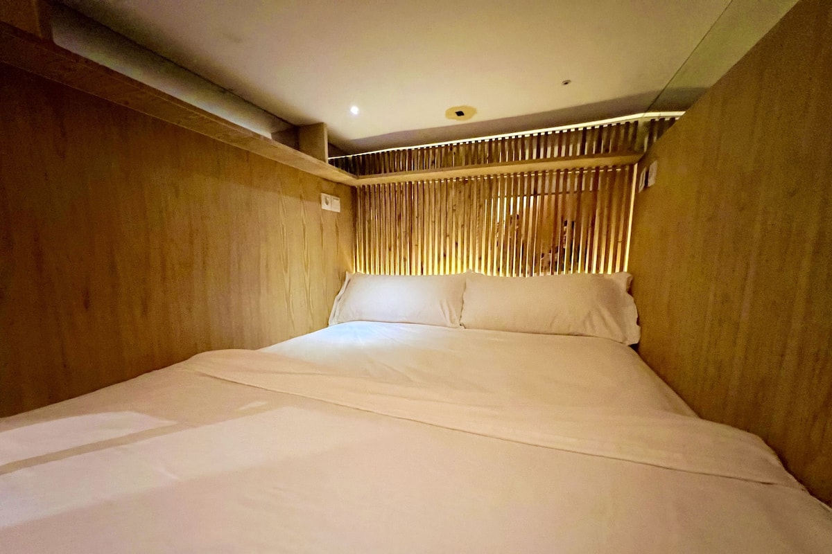 Private Double Bedroom | 10 bedrooms, free WiFi
