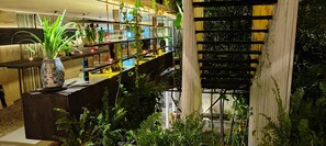 Shared kitchen - The Hide Hostel at Canggu - Adults Only (Canggu)