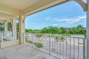 Unclassified image, 2 of 50, button