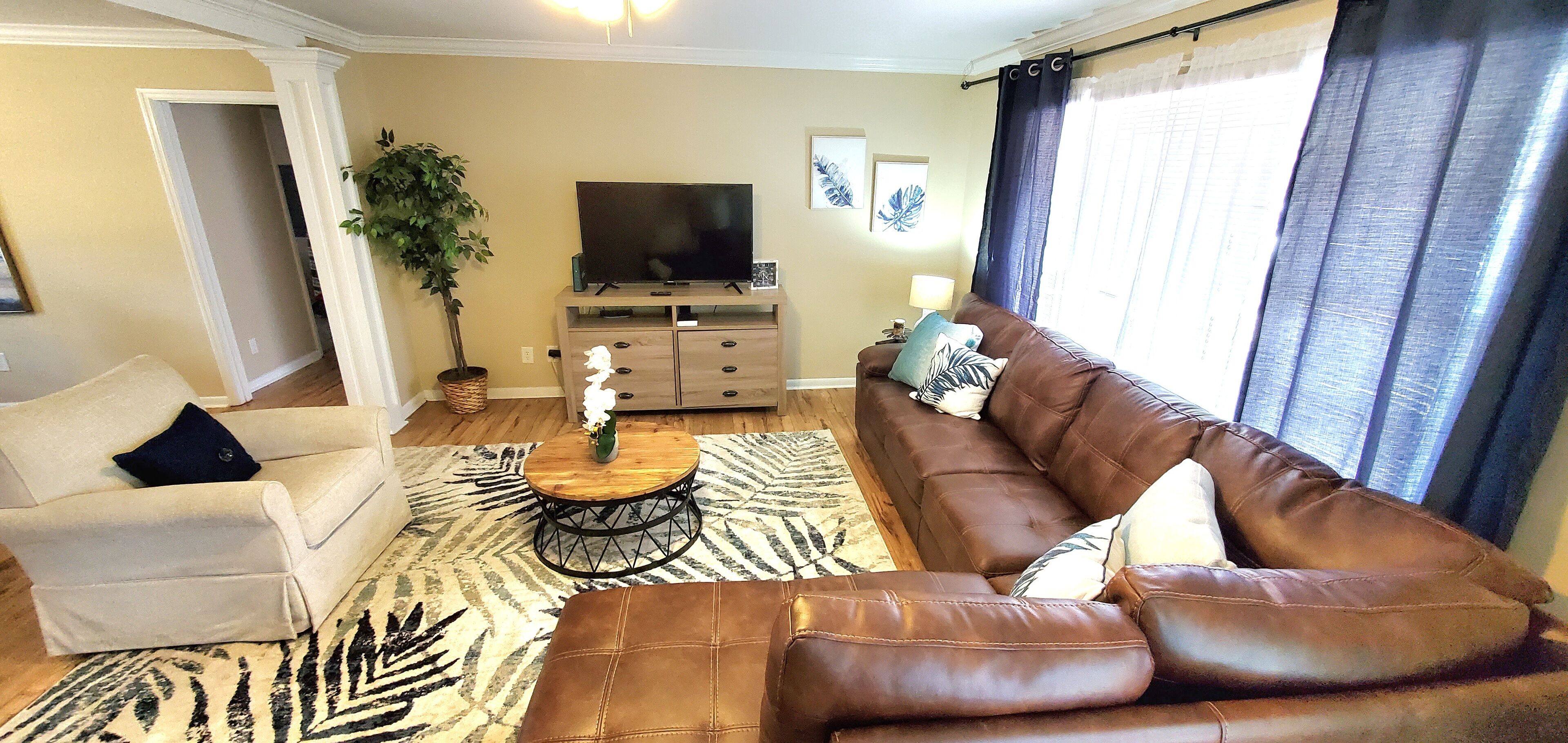 Browns Spacious & Comfortable Home for 8