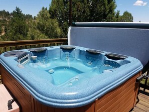 Unclassified image, 2 of 28, button