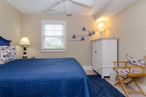 5 bedrooms, iron/ironing board, WiFi, bed sheets