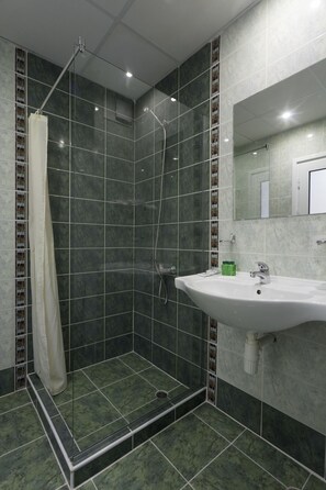Comfort Double or Twin Room | Bathroom | Shower, free toiletries, hair dryer, towels - Hotel Elena (Golden Sands)