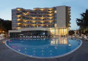 Indoor pool, seasonal outdoor pool - Hotel Elena (Golden Sands)