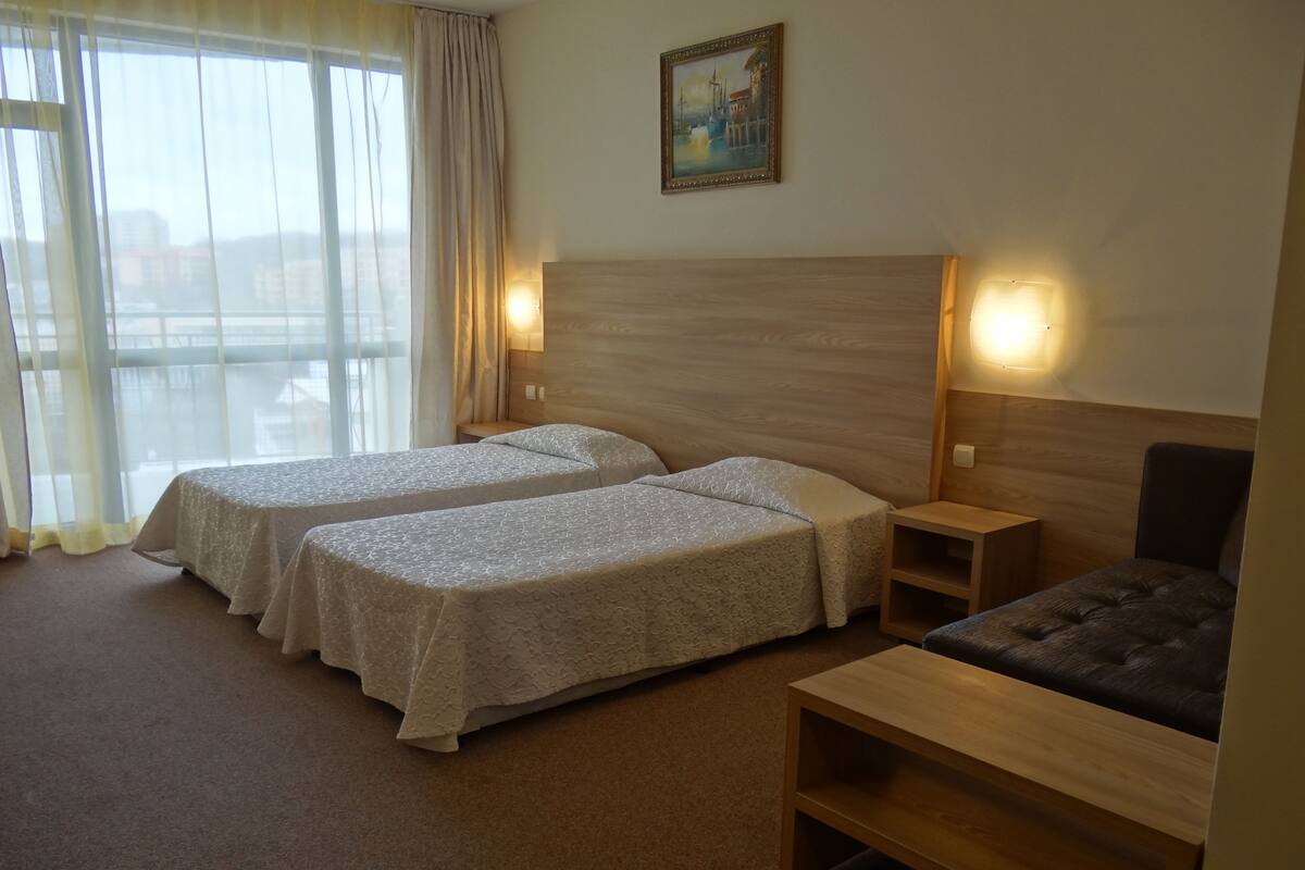 Comfort Double or Twin Room | Iron/ironing board (on request), WiFi (free), bed sheets