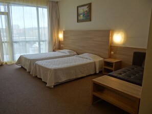 Comfort Double or Twin Room | Iron/ironing board, free WiFi, bed sheets - Hotel Elena (Golden Sands)