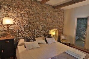 4 habitaciones y caja de seguridad en la habitación 