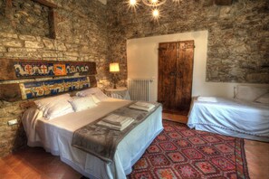 4 bedrooms, in-room safe, iron/ironing board, travel cot