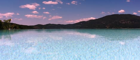 Piscina all'aperto