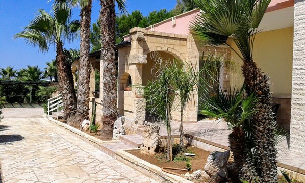 Property grounds - Independent villa 700mt from the sea (Ugento Torre San Giovanni)