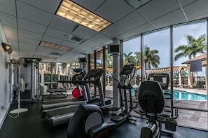 Fitness facility - Waterfront 2BR/2BA Marco Island condo with pool, WiFi and kitchen. (Marco Island)