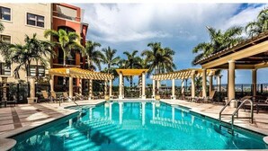 A heated pool - Waterfront 2BR/2BA Marco Island condo with pool, WiFi and kitchen. (Marco Island)