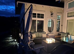 Terrace/patio - Summer Short & Winter Long term rental at Canada's Warmest Lake Osoyoos (Oliver)