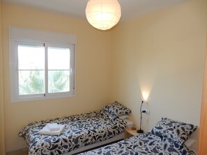 2 bedrooms, in-room safe, iron/ironing board, WiFi - 2 Bed Apartment with A/C and Pool (Arroyo de la Miel)