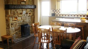 Living area - Bradleys Cottage Creeslough (Creeslough)