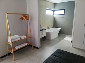 Exclusive Townhome, 3 Bedrooms | Bathroom | Separate bathtub and shower, towels - 1 Olivia Estate (Windhoek)