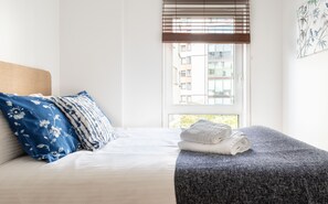 3 bedrooms, iron/ironing board, free WiFi, bed sheets - Fabulous 3 Bed 2 Bath Westminster near Victoria Station, central London (London)