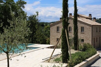 Modern countryhouse! Pool, big terrace & views - mountains & sea - for families!