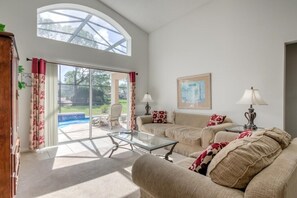 Flat-screen TV, stereo