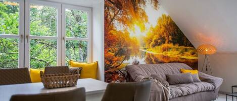 Smart-TV, Kamin, BĂŒcher, Stereoanlage