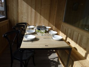 Dining - Large apartment 43 m2 -6 people - 4 stars GOLD - Ideally located (val thorens)