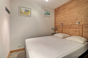 1 Schlafzimmer, Bügeleisen/Bügelbrett, Reisekinderbett, kostenloses WLAN