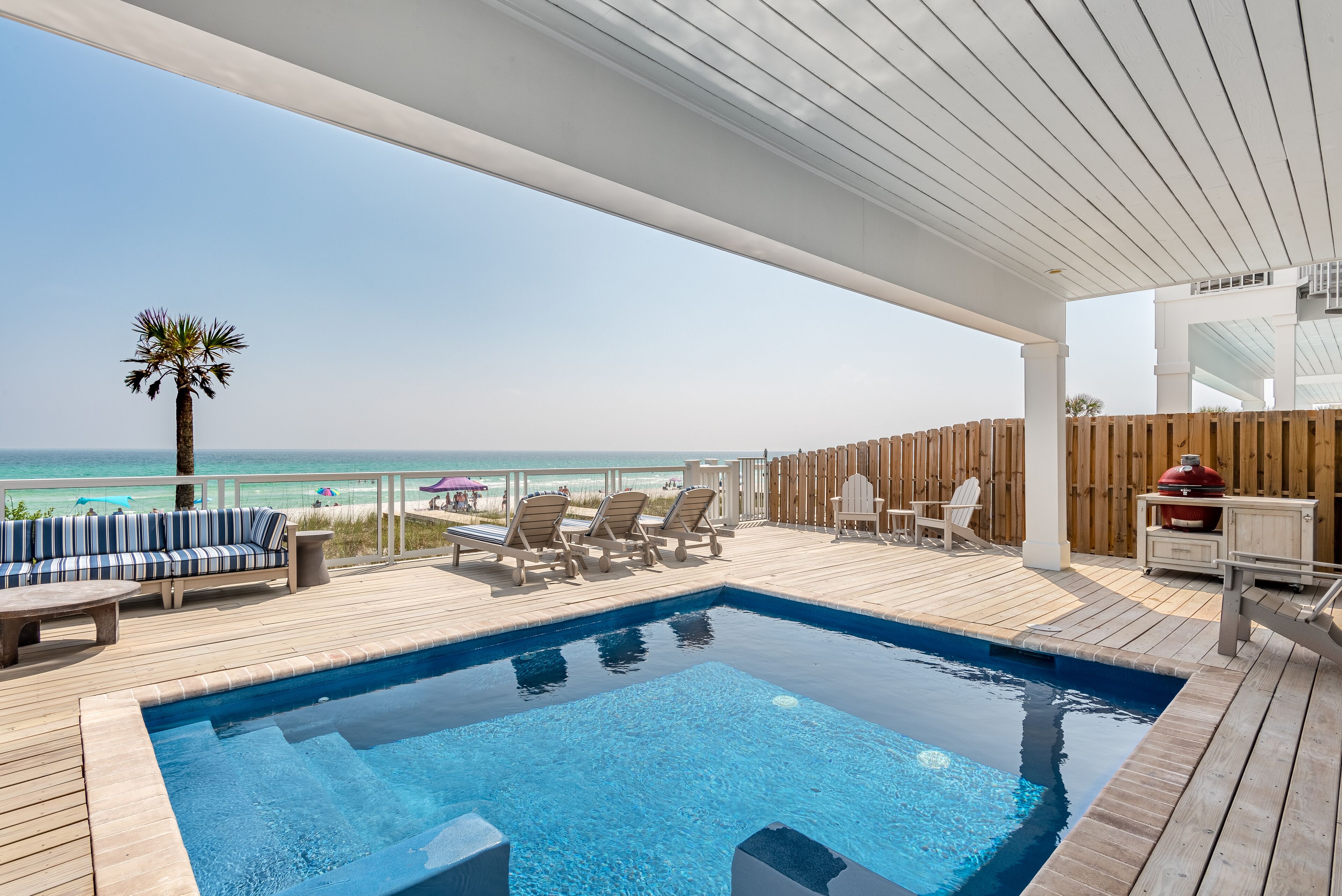 "Trifecta East" Large Family Beachfront Home
