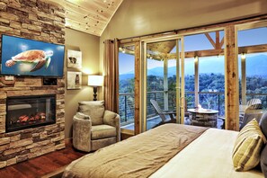 4 bedrooms, iron/ironing board, travel cot, Internet