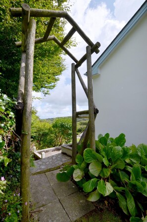 Property grounds - 3 Bed in Lynton (oc-keepba) (Ilkerton)