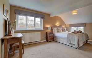 3 عدّة غرف نوم ومكواة/لوح كي وواي فاي مجانًا وملاءات أسرّة