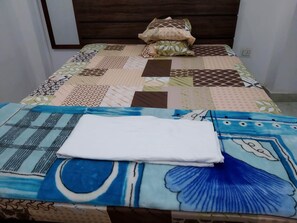 3 bedrooms, WiFi, bed sheets - Entire 3-bedroom apartment near Vaishali Metro Station (Ghaziabad)