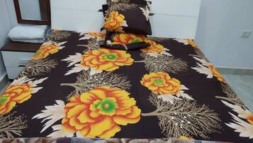 3 bedrooms, WiFi, bed sheets