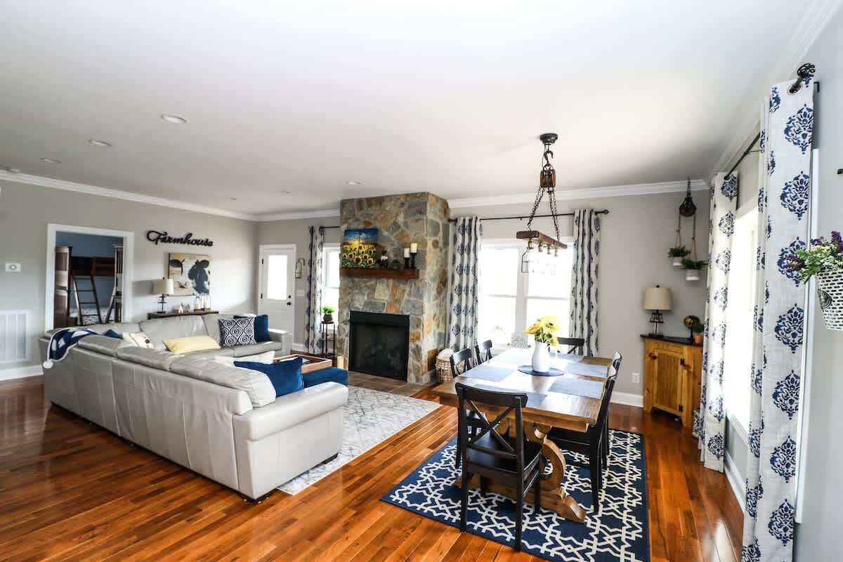 TV, fireplace, offices