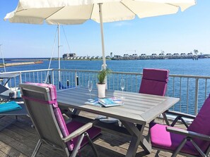 تناول الطعام بالخارج