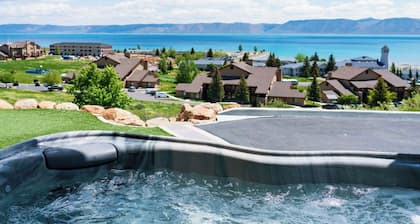 Belle nouvelle maison! Idéal pour les familles et les réunions de groupe! Golfers Delight w / putting green privé