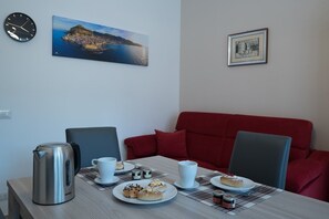 Dining - INDEPENDENT STRUCTURE (Lascari)