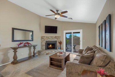 Gorgeous Vacation Home - Trails, Golf & Dining