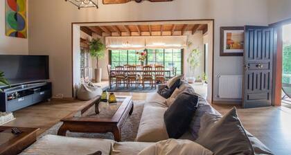 LUXURY RURAL HOUSE CHALET 8´ DE SANTIAGO DE COMPOSTELA