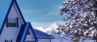 The Blue Elk: Private Retreat :  Breathtaking Mountain Views - Excellent Access