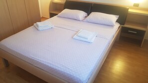 2 soverom, strykejern/-brett, wi-fi og sengetøy