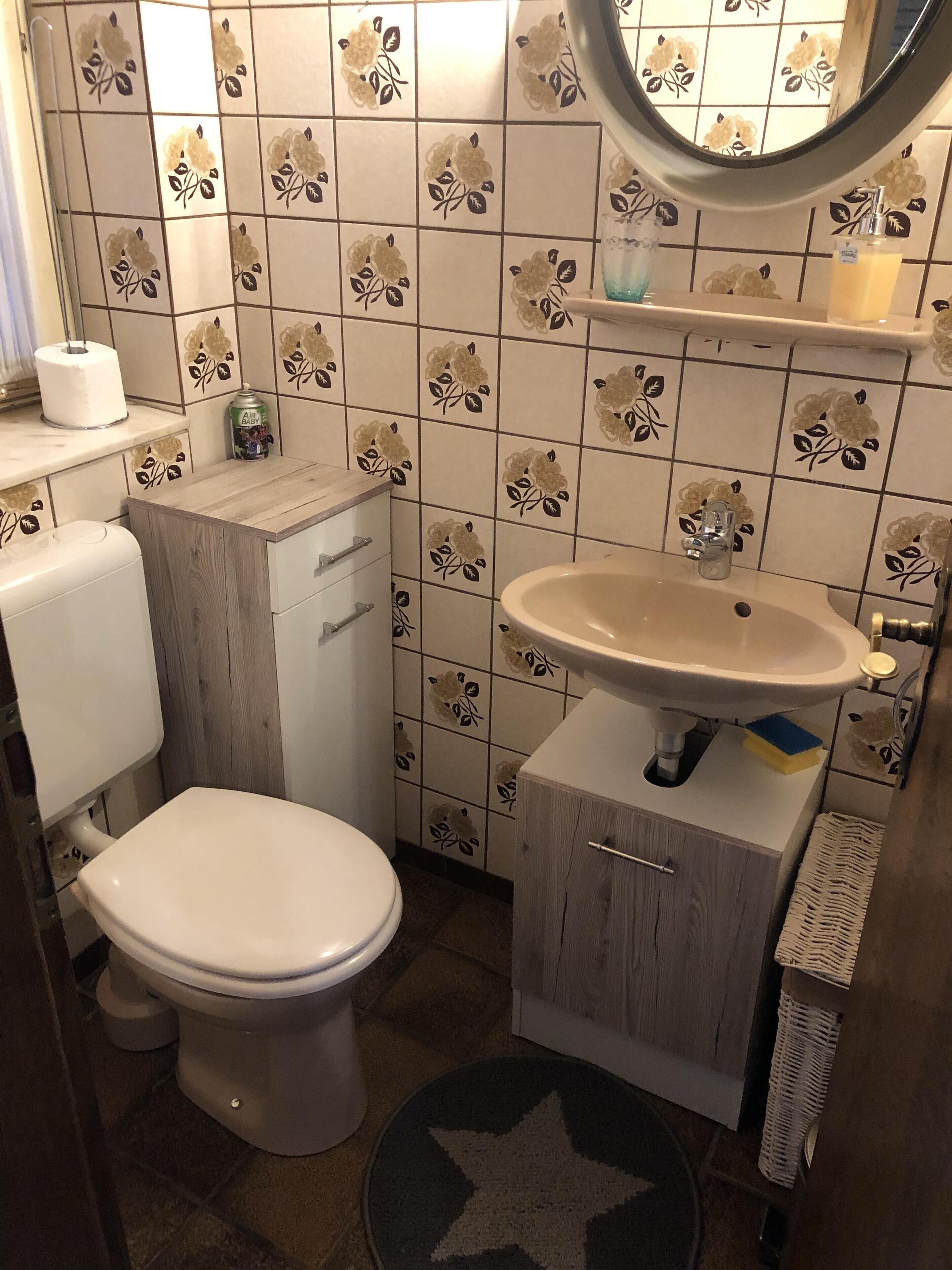 Dusche, Handtücher, Seife, Toilettenpapier