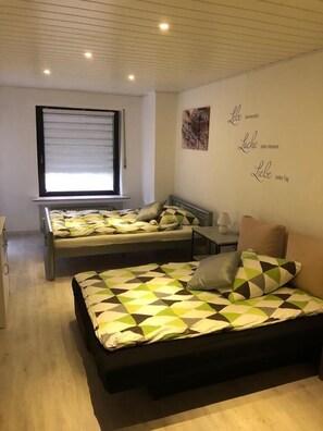 3 bedrooms, free WiFi, bed sheets