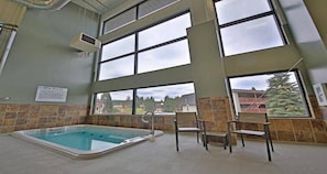 Piscine intérieure, piscine chauffée
